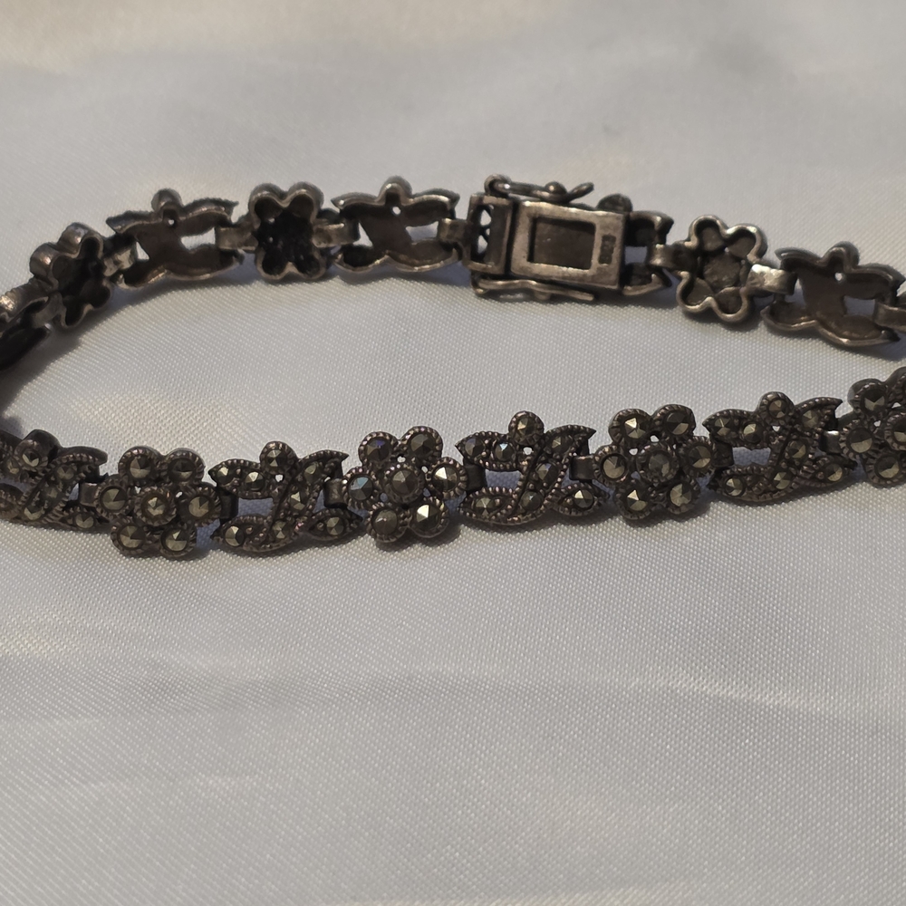 Vintage-Style Marcasite Flower Link Bracelet - Silver Tone 925 Sterling Silver
